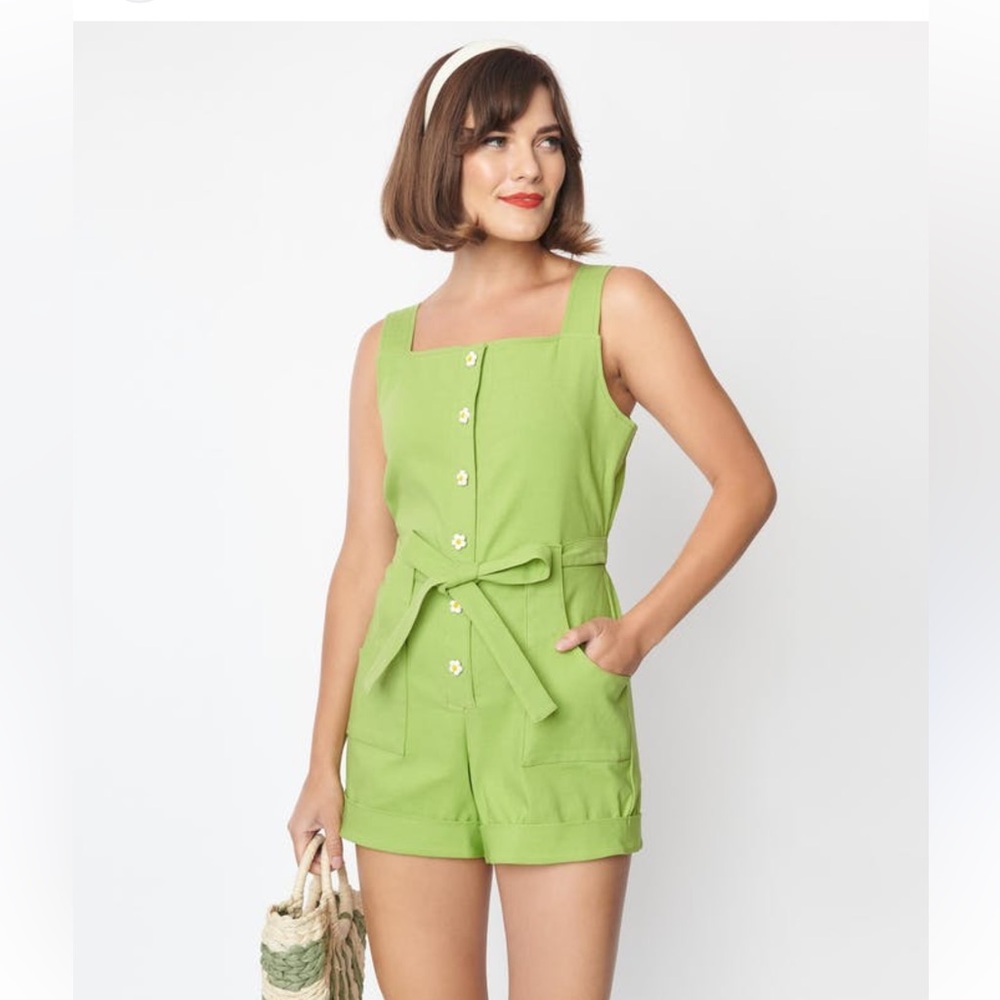 Green Women's Romper 4X DAISY 🌼 buttons Ptp 25”